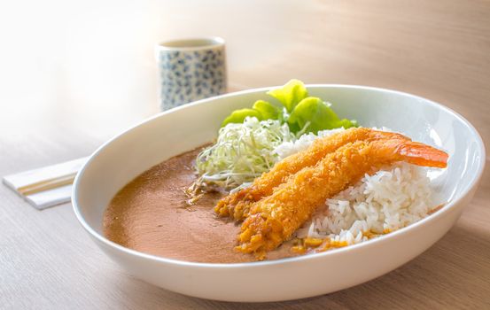 deep flied shrimp with curry and rice