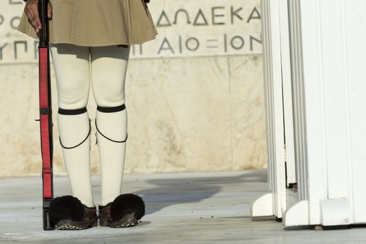 evzoni guard under greek parliament