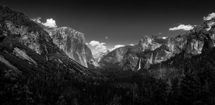 The iconic view of Yosemite Valley and the magnificent El Capitan from Tunnel View in California, USA
