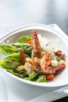 Grilled tiger prawn salad with bread