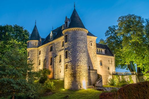 The Nieul castle in autumn