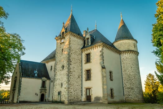 The Nieul castle in autumn