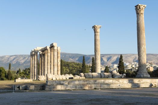 temple of zeus ruins in athens