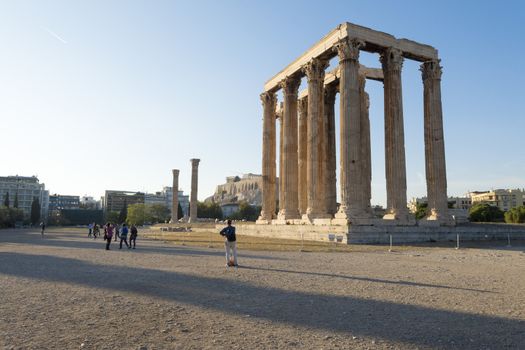 temple of zeus ruins in athens