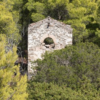 Abandoned house in Greece - Slowly turning into a pile of stones