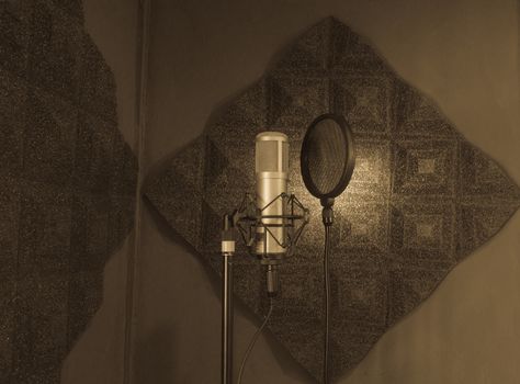 Speech pad Sound recording room and Mic condenser