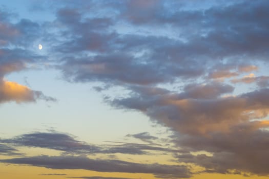 sky with purple hues, the evening traveling to a beautiful sky clouds