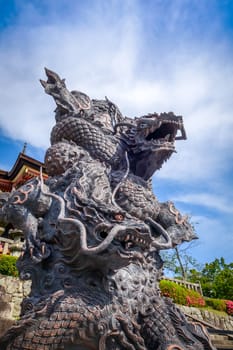 Dragon statue in front of the kiyomizu-dera temple gate, Kyoto, Japan