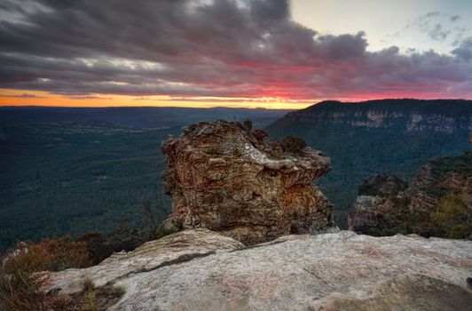 Valley views and the last light from Boars Head Rock located in Blue Mountains Katoomba