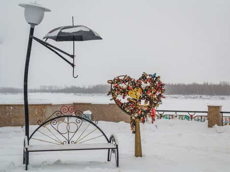 the image of a man with umbrella winter attractions to the Northern city of Nizhnevartovsk