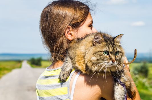 the cat traveling in Russia with their owners