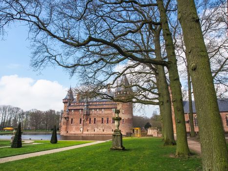 beautiful romantic Holland castle on water de Haar