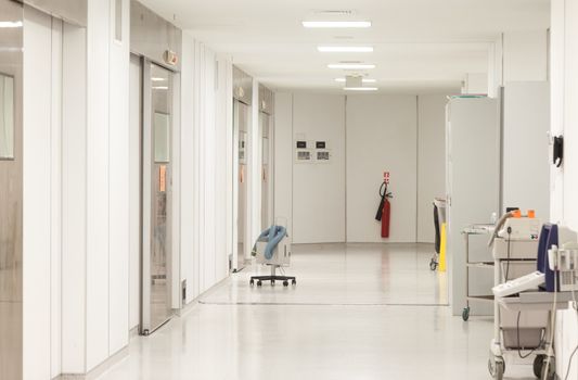 A sterile hospital surgeries corridor with nobody in it.