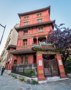 Red Chinese pagoda in Paris in the eight district