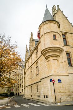 Hotel des archeveques de Sens in Paris rue de hotel de ville