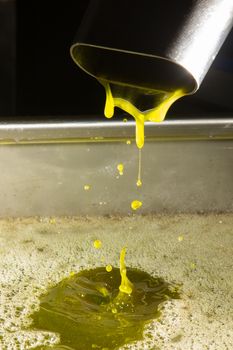 Olive oil poor fall out an modern oil mill