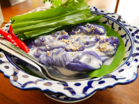 Close up Thai steamed rice-skin dumplings on beautiful disk