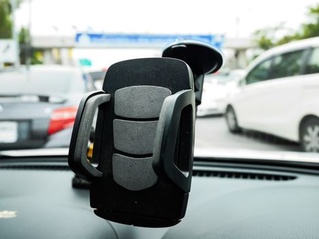 Focus smart phone holder in car