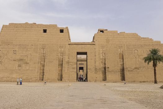 Buildings and columns of ancient Egyptian megaliths. Ancient ruins of Egyptian buildings