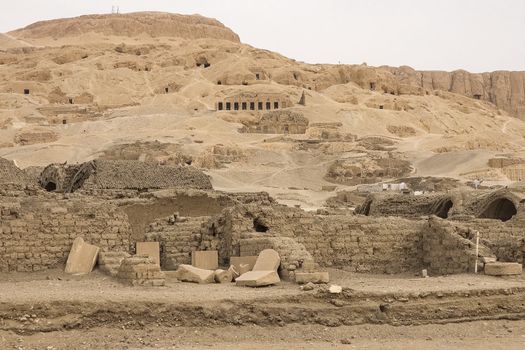 Buildings and columns of ancient Egyptian megaliths. Ancient ruins of Egyptian buildings