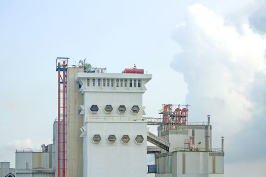 Factory of animal feed in the dayligth