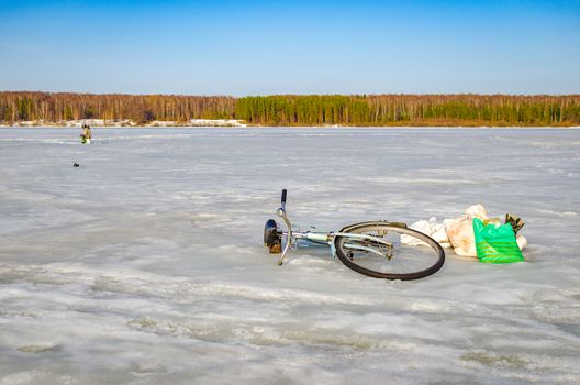 The bike threw a fisherman on the ice and went fishing