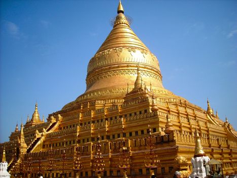 a temple in burma at the sightseeing tour