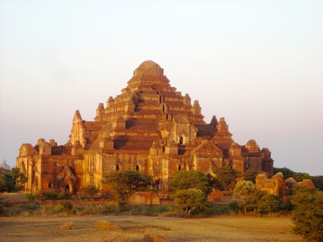 a temple in burma at the sightseeing tour