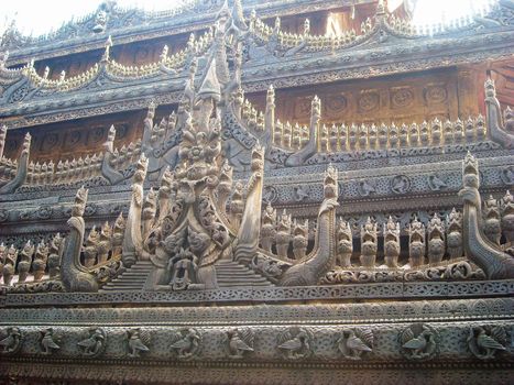 a temple in burma at the sightseeing tour