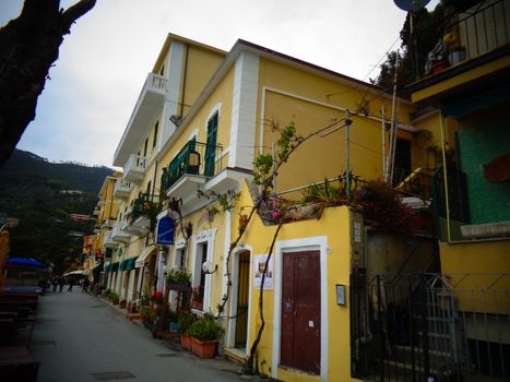 yellow house in greek