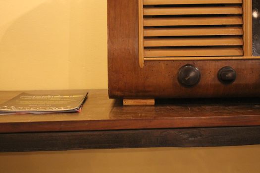 Vintage radio in briar