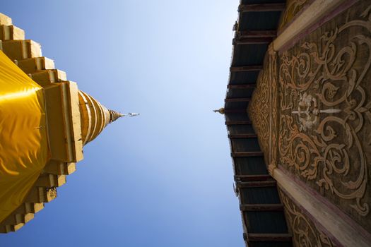 wat pratatchomping,Ancient and ancient located in Lampang.