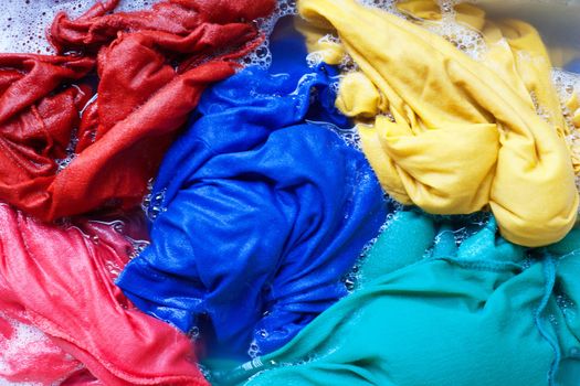 Soak a cloth before washing, Color clothes