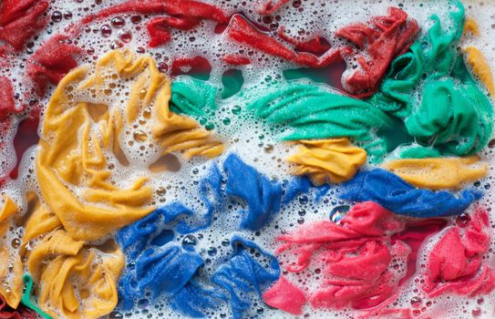 Soak a cloth before washing, Color clothes