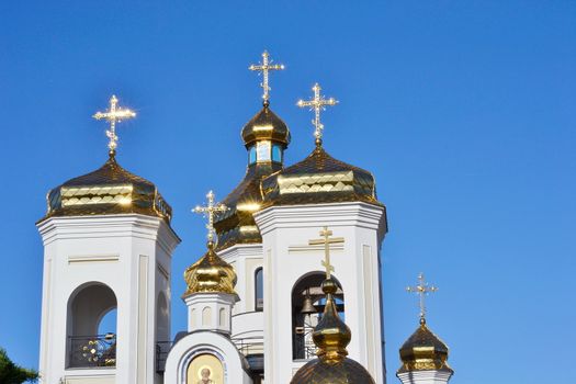 Golden domes Svyatogo Nikolaya Chudotvortsa in Chernigov.