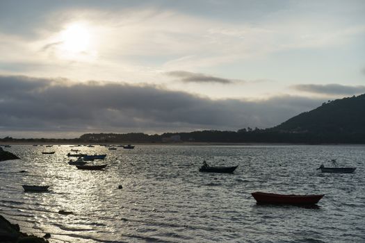 This is the mouth of the River Minya, here it flows into the Atlantic Ocean. The border between Portugal and Spain runs through the middle of the Minya River