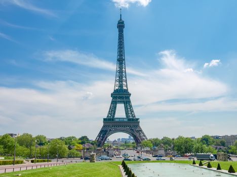 View of the Eiffel Tower from the Trocadero Square with pool in the foreground in Paris.
