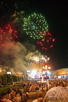 Incredibly beautiful fireworks in the metropolis and rejoicing residents taking off this beauty