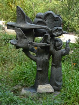 Monument to the tale of the Geese-Swans where the birds carried away the little brother and the little sister went to save him