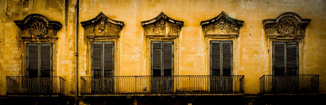 Lecce is considered the second Florence in Italy and is very famous for the maximum expression of baroque architectural style