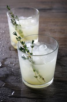 cocktail on the basis of gin, lemon juice or lime juice and notes of thyme. Pamper yourself with a refreshing cocktail 