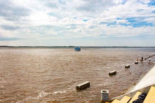 The level of the Amur river near Khabarovsk rose to 5 meters. Flooded the lower tier of the promenade.