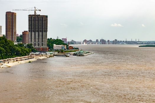 The level of the Amur river near Khabarovsk rose to 5 meters. Flooded the lower tier of the promenade.