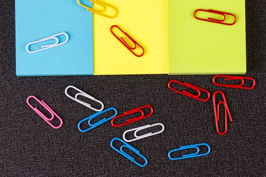 Empty paper s. paper note for add text message with magnet clip.