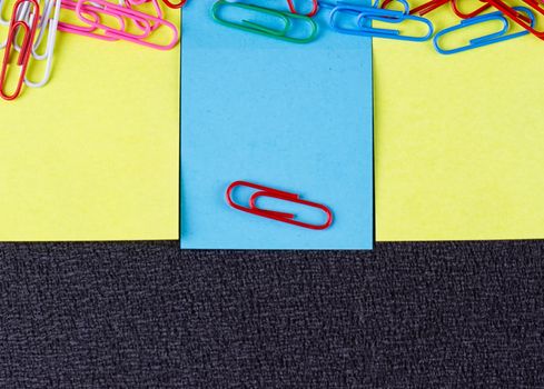 Empty paper s. paper note for add text message with magnet clip.