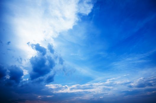 clouds in the blue sky