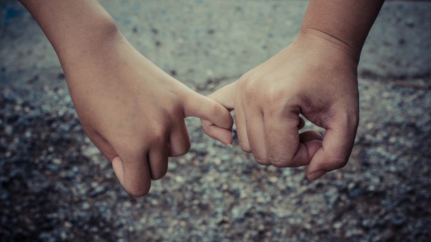 hand to pinky