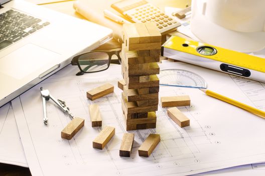 Business risks in the business. Requires planning Meditation must be careful in deciding to reduce the risk in the business. As the game drew to a wooden block from the tower