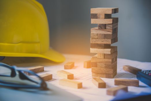 The game draws wooden blocks on wooden floors and mechanic tools.