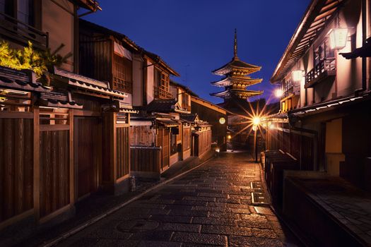 Yasaka-no-to Pagoda also known as Hokan-ji Temple at night, Higashiyama district, Kyoto, Japan